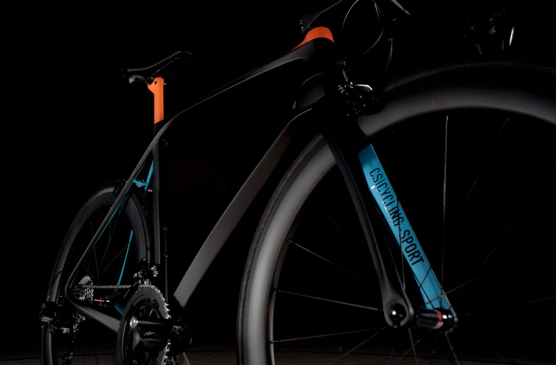 R13 - Racer - Aerodynamic Performance Inspired Bike
